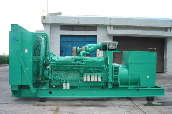 韶关工厂发电机应急发电时如何更准确地检查发电机状态？